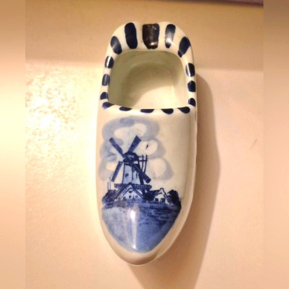 Vintage Miniature Dutch Clog Delft Blue White Holland Porcelain Shoe - Picture 4 of 6